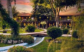 Simi Luxury Suites